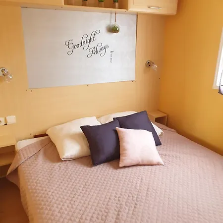 Mobil Home, Jacuzzi, Velos, Barbecue Et Et A 300m *