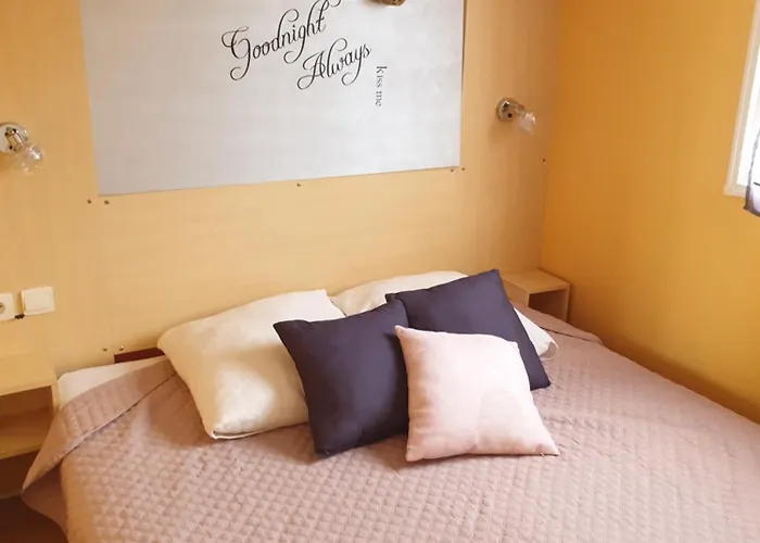 Mobil Home, Jacuzzi, Velos, Barbecue Et Et A 300m *