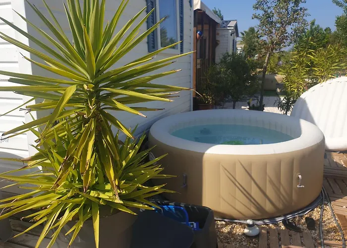 Mobil Home, Jacuzzi, Velos, Barbecue Et Et A 300m Campingplads Hyères